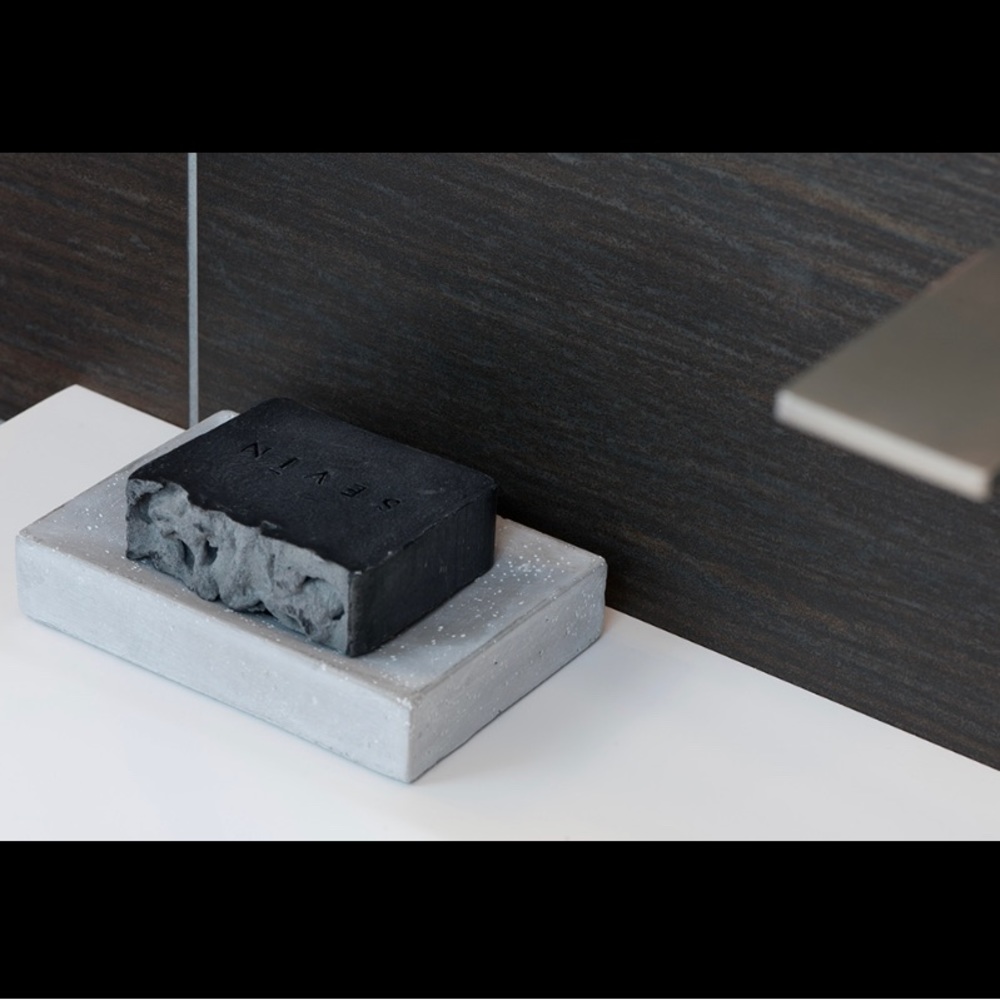 Sevīn London • Marble Black - Natural, Face & Body Bar Soap - Picture 4 of 5
